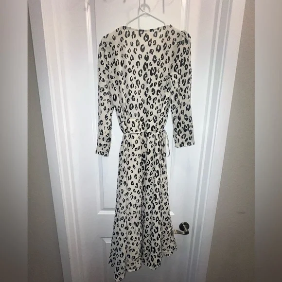 Reformation Melba Wrap Dress In Snow Leopard Adjustable - Picture 4 of 7